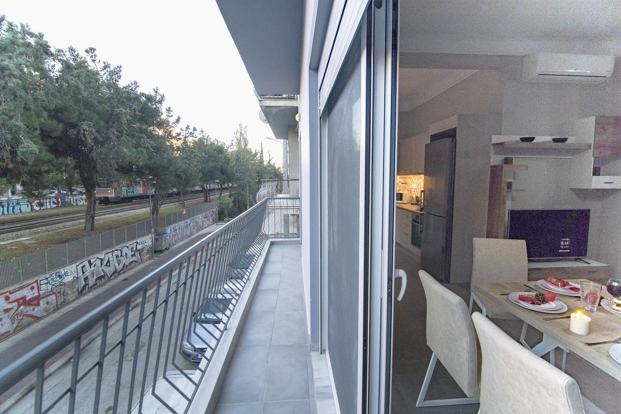 Downtown Rare And Modern Two Storey Building Атина Екстериор снимка