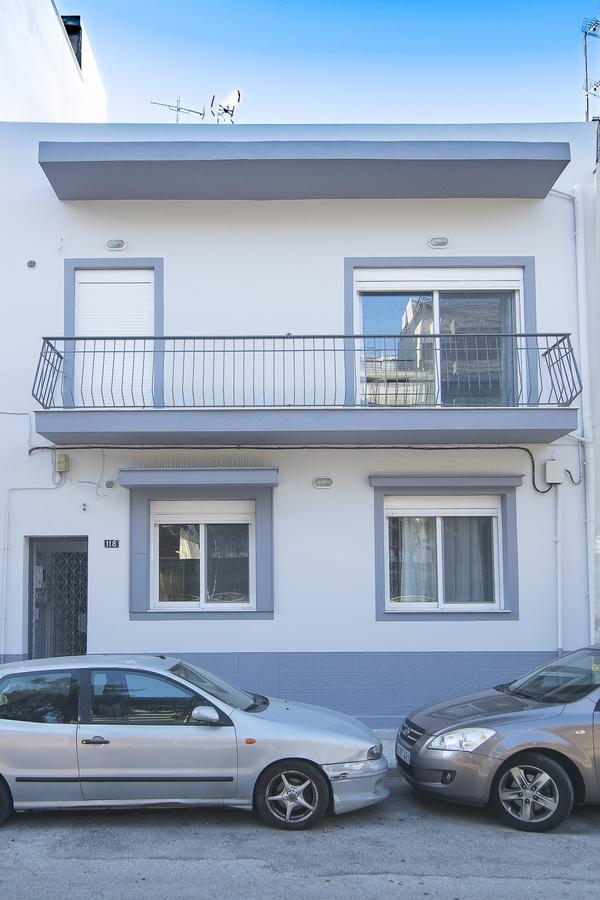 Downtown Rare And Modern Two Storey Building Атина Екстериор снимка