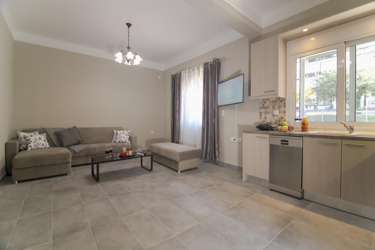 Downtown Rare And Modern Two Storey Building Атина Екстериор снимка